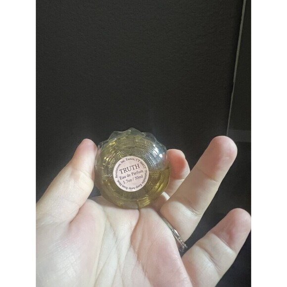 TRUTH EAU DE TOILETTE SPRAY 1.7 oz - Picture 4 of 5
